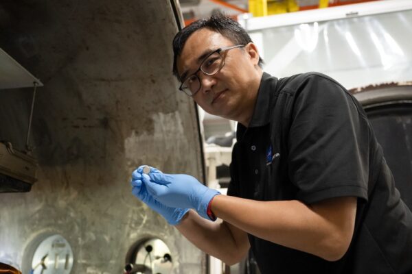 NASA develops batteries to power humanity's return to the Moon